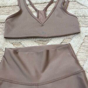 Set! ALO Outfit High-Waist Airlift 7/8 Legging XS Gravel & Ribbed bra XS Gravel